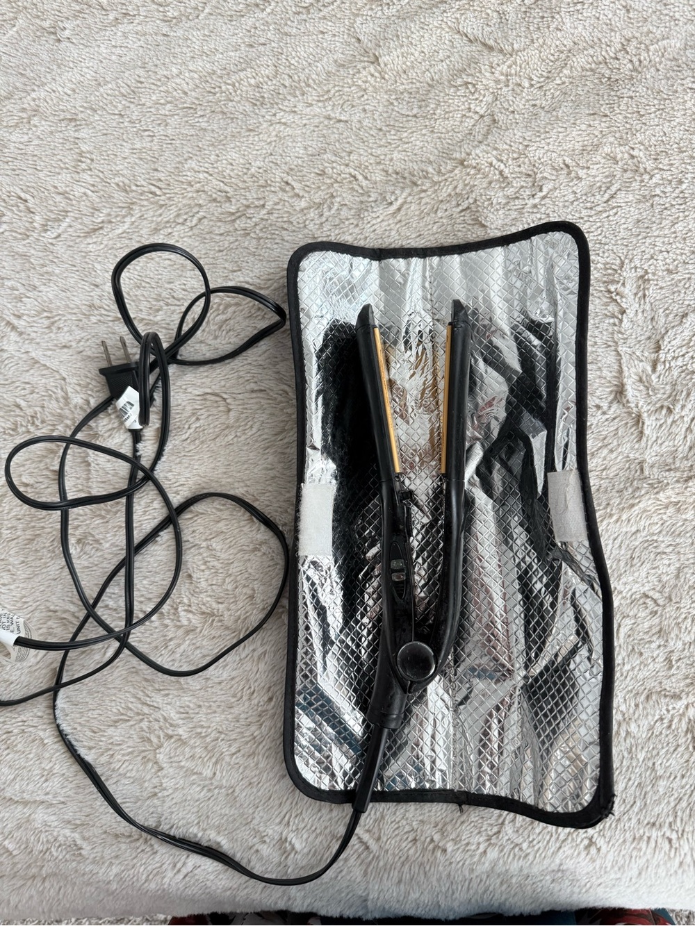BaByliss Black Hair Straightener with Gold Plates